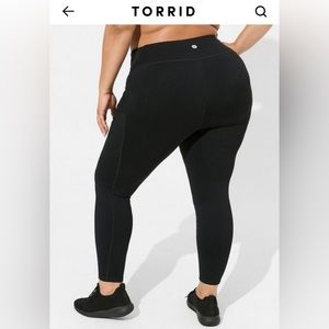 New Torrid Black Leggings, size 4x